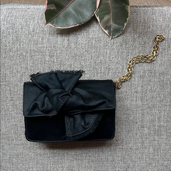 ♟️ Y2K Vintage Circa 2004 Wristlet with Gold Chain handle ✨ - Picture 1 of 15